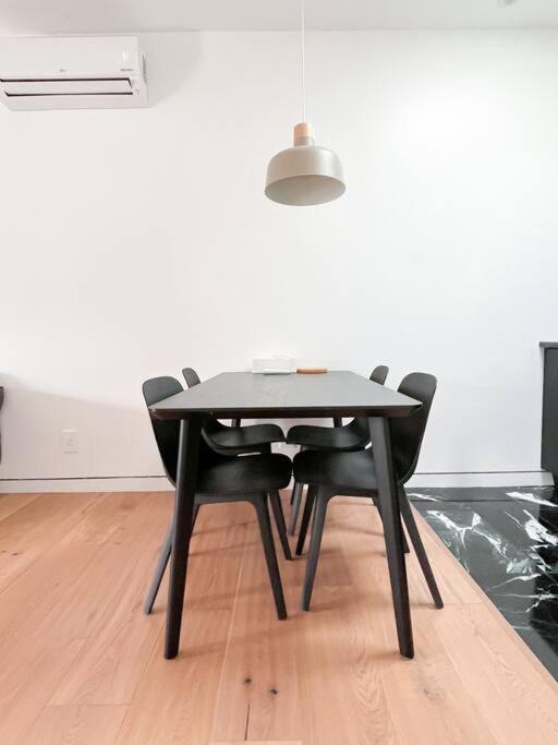 New Ample And Cozy One Bedroom Apt In Brooklyn At Rem-Casa New York Kültér fotó