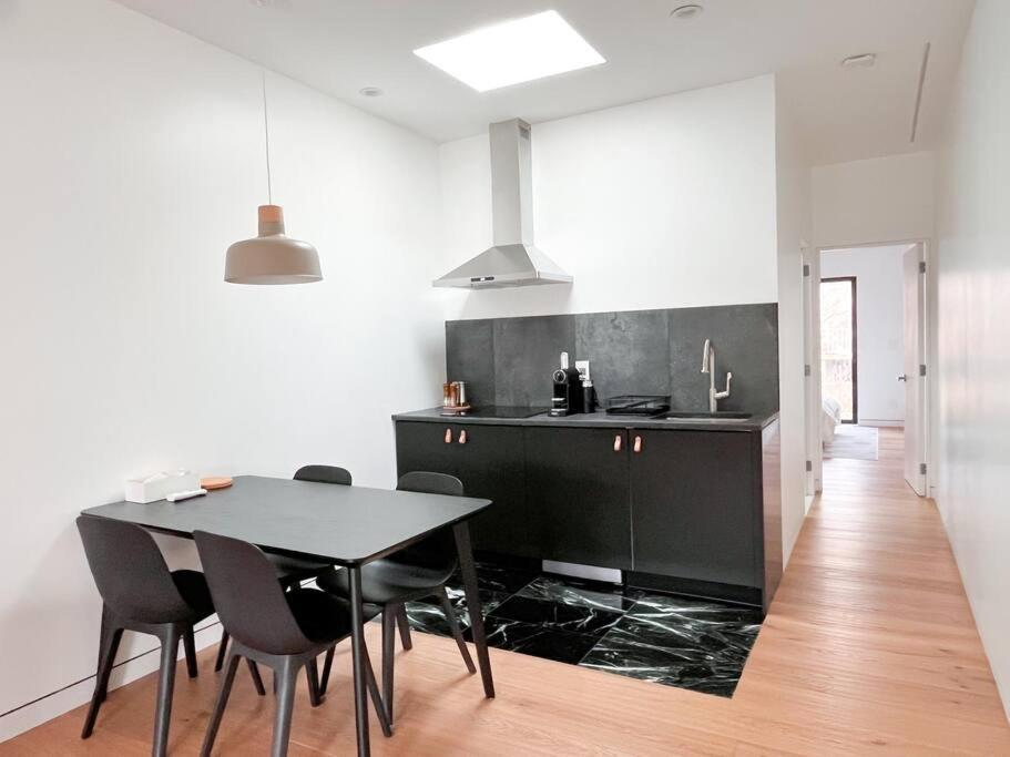 New Ample And Cozy One Bedroom Apt In Brooklyn At Rem-Casa New York Kültér fotó