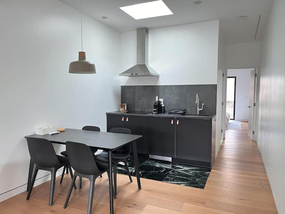 New Ample And Cozy One Bedroom Apt In Brooklyn At Rem-Casa New York Kültér fotó