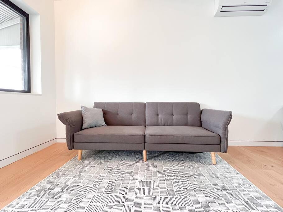 New Ample And Cozy One Bedroom Apt In Brooklyn At Rem-Casa New York Kültér fotó